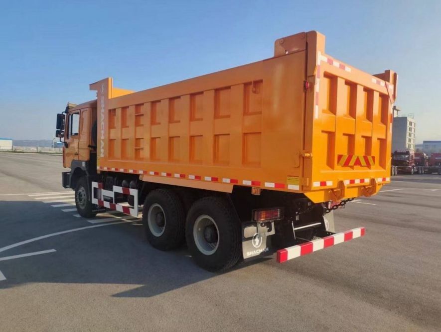 SHACMAN Single Sleeper Dump Truck F3000 6x4 400Hp EuroII  Powerful performance and payload capacity