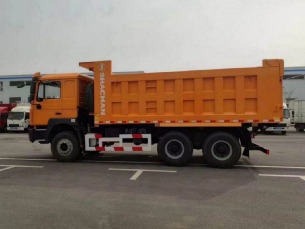 SHACMAN Single Sleeper Dump Truck F3000 6x4 400Hp EuroII  Powerful performance and payload capacity