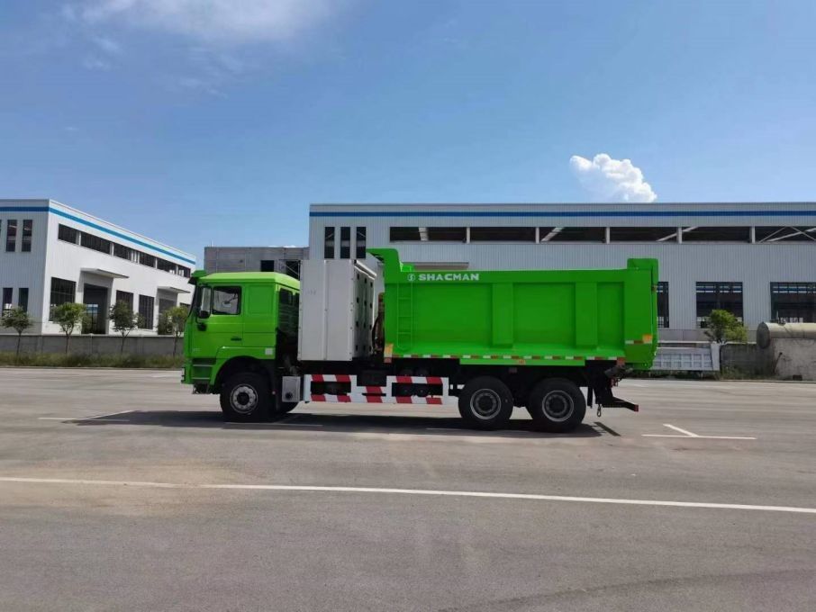 10 Wheels SHACMAN F3000 CNG Dump Truck 6x4 Euro V WEICHAI-430HP Green Perfect For Construction And Mining
