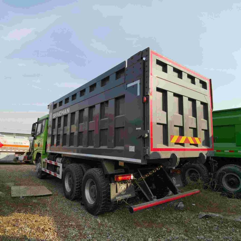 Super Singles Tires Heavy Dump Truck Diesel Engine Wheelbase 170 Inches Length 25 Feet