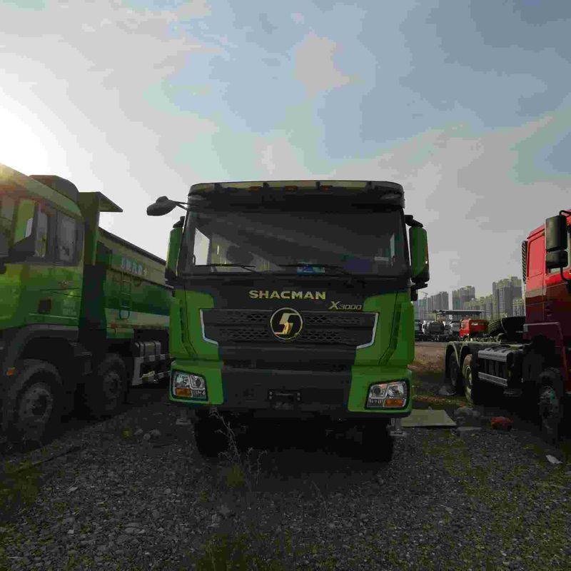 Super Singles Tires Heavy Dump Truck Diesel Engine Wheelbase 170 Inches Length 25 Feet