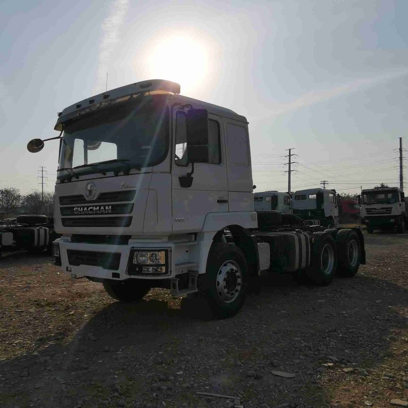 Red SHACMAN F3000 375HP Euro V 6-Wheel Tractor Head 4x2 WEICHAI Engine