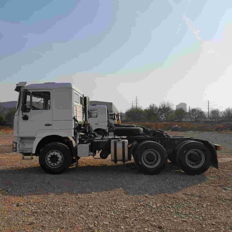 Red SHACMAN F3000 375HP Euro V 6-Wheel Tractor Head 4x2 WEICHAI Engine
