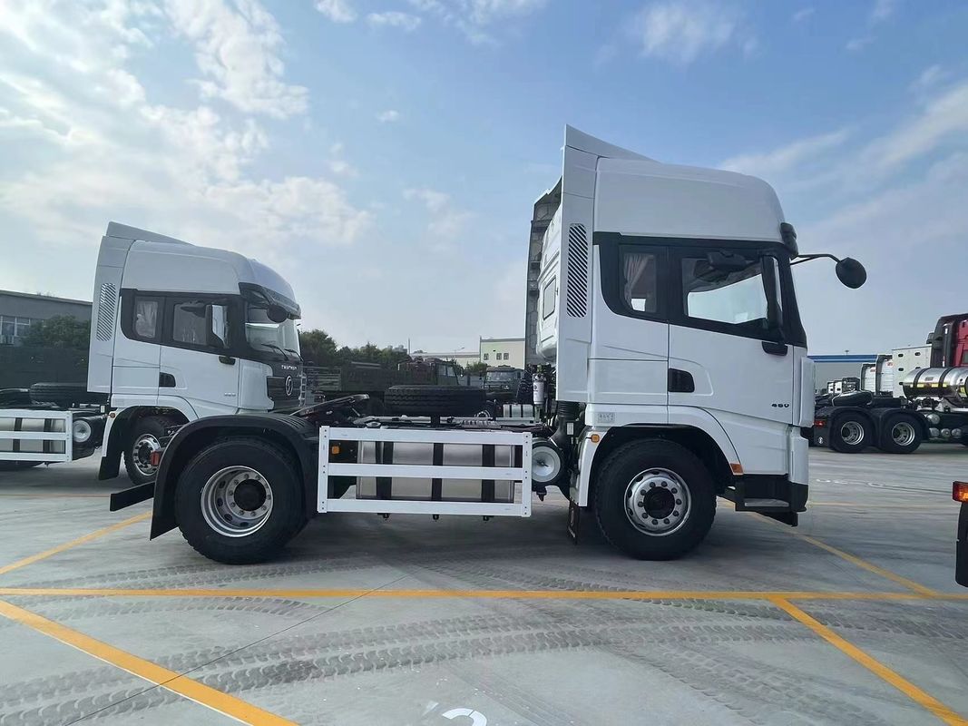 SHACMAN X3000 4x2 Tractor Truck 430Hp Environmentally Friendly Euro II With 6 Tires