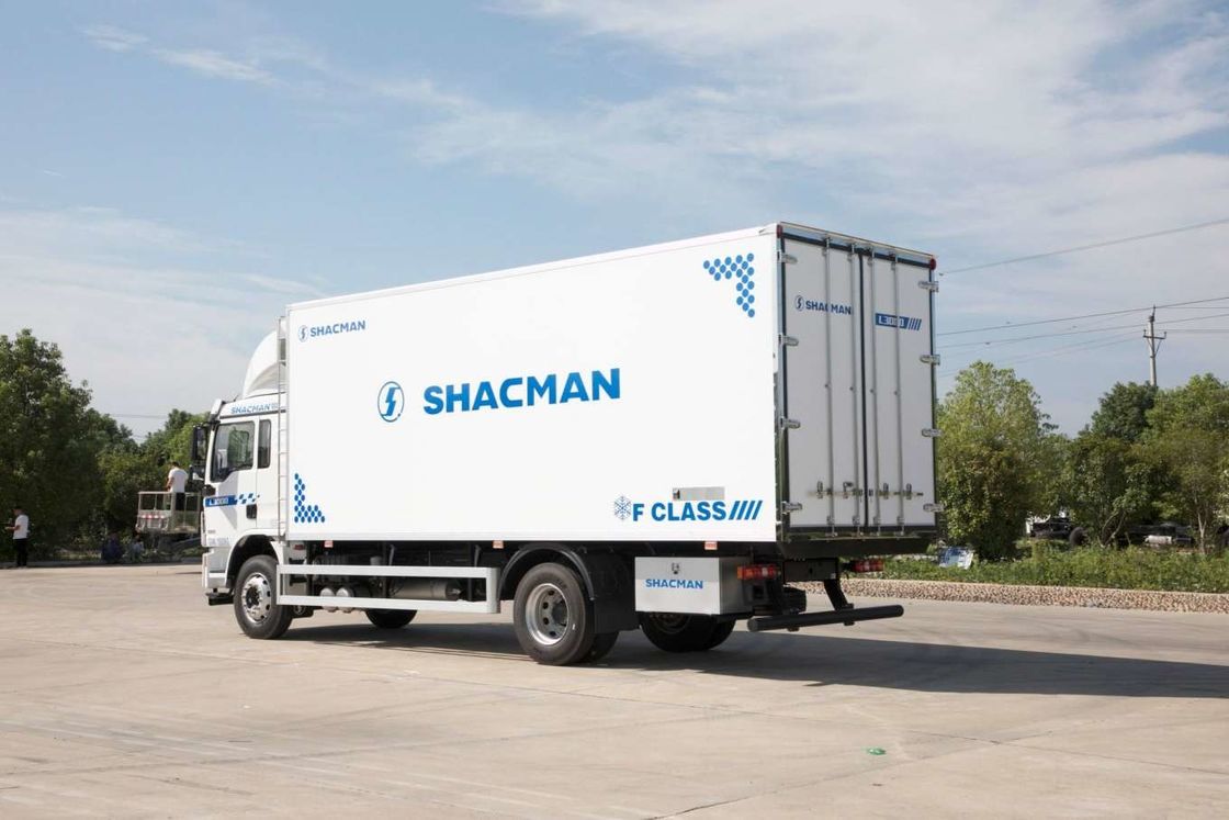 SHACMAN L3000 Van Cargo Truck 4x2 340Hp Lorry truck 290Hp Euro II White 6 wheels  Cargo Truck