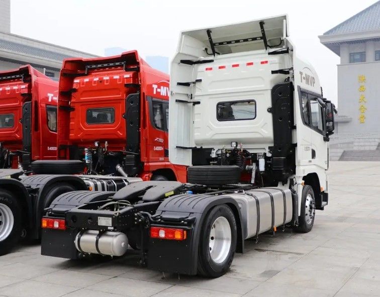 SHACMAN X3000 4x2 Tractor 420HP Double Sleeper Left Driver Tractor Truck For Algeria