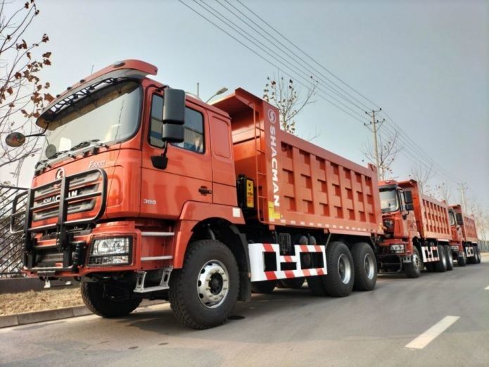 Neon Red Heavy Dump Truck Collision Mitigation System 25T Capacity 6x6 6x4 8x4 Drive Type 12 Wheels 1800 3200 1350mm Whe