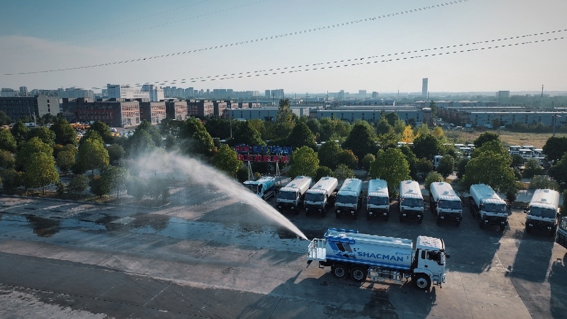 SHACMAN H3000 4X2 Water Truck with 336HP Engine 10m³ Tank and Left-hand Drive Euro Ⅲ