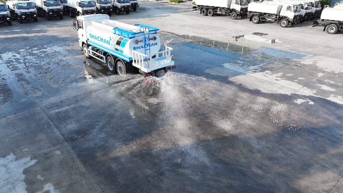 SHACMAN H3000 4X2 Water Truck with 336HP Engine 10m³ Tank and Left-hand Drive Euro Ⅲ