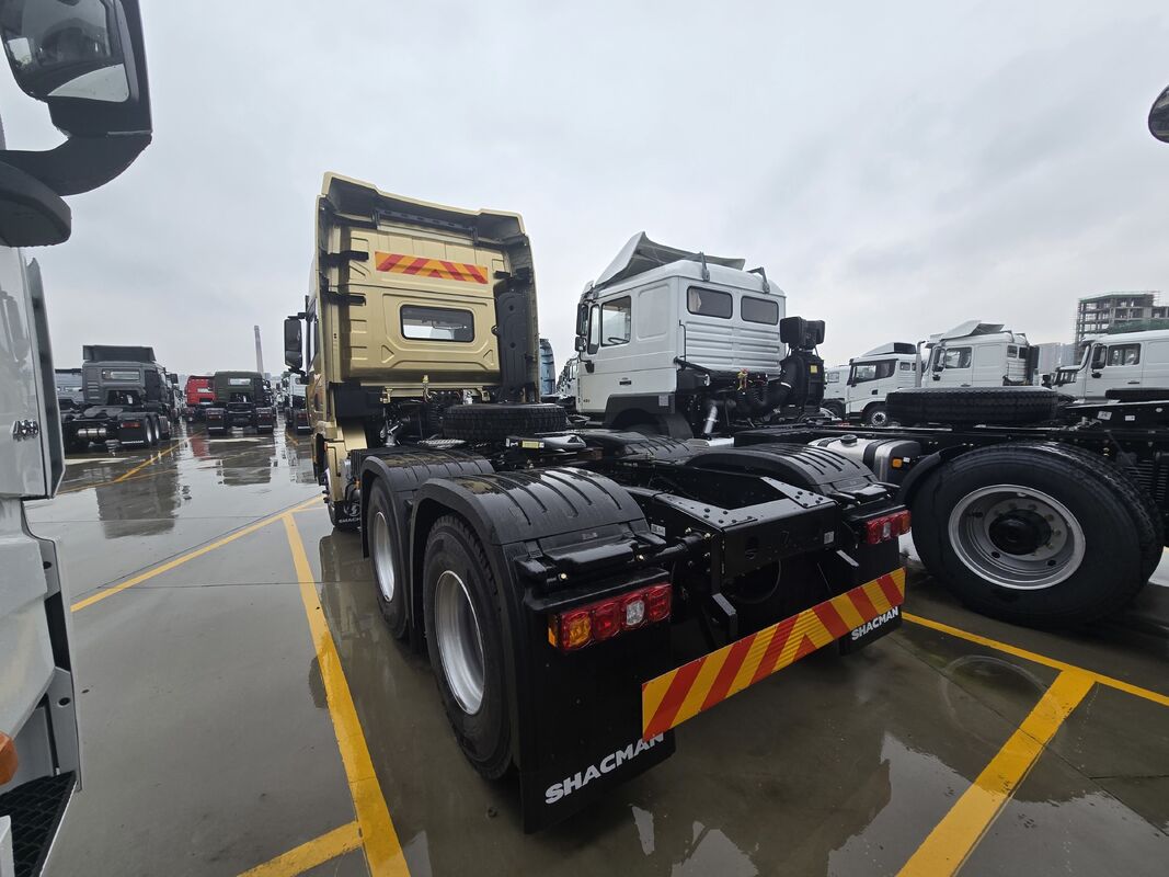 SHACMAN X3000 6X4 Tractor Truck with 600L Aluminum Fuel Tank and Left or Right Driven Variable-width Structure